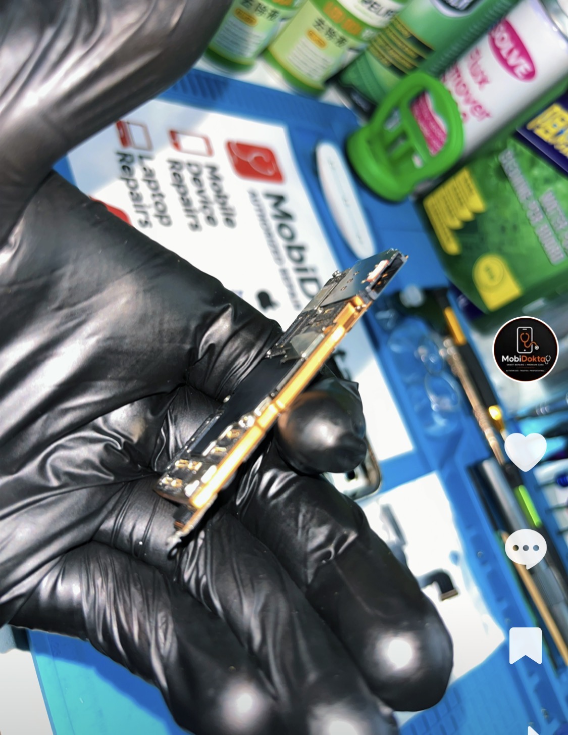iPhone logic board micro-soldering